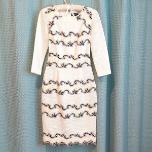 EUC Sz 0 TAHARI Elegant White and Black Sheath Dress